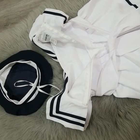 Captain's dress - Picture 5 of 6